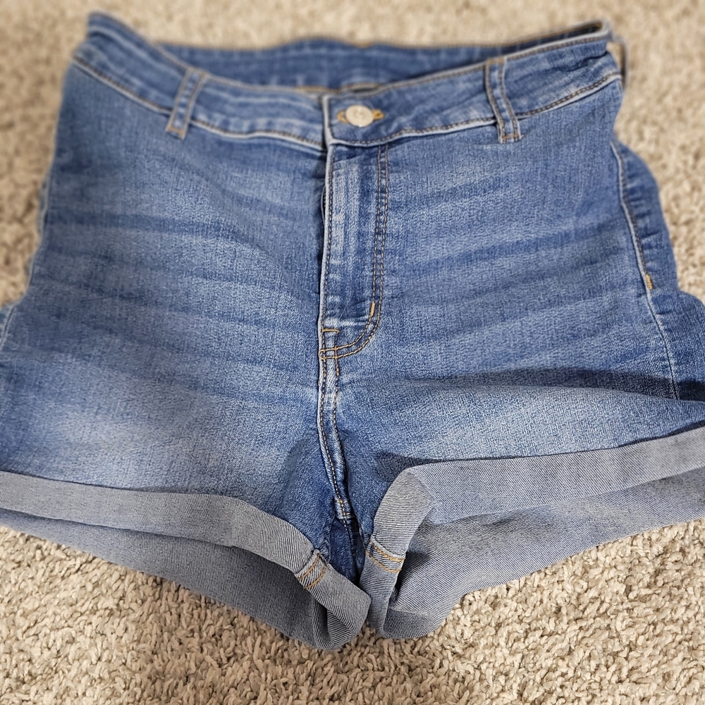 h&m size 8 high rise shorts